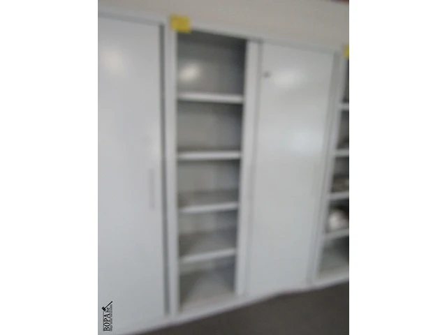 Lot 361 - bureelkast - afbeelding 2 van  3