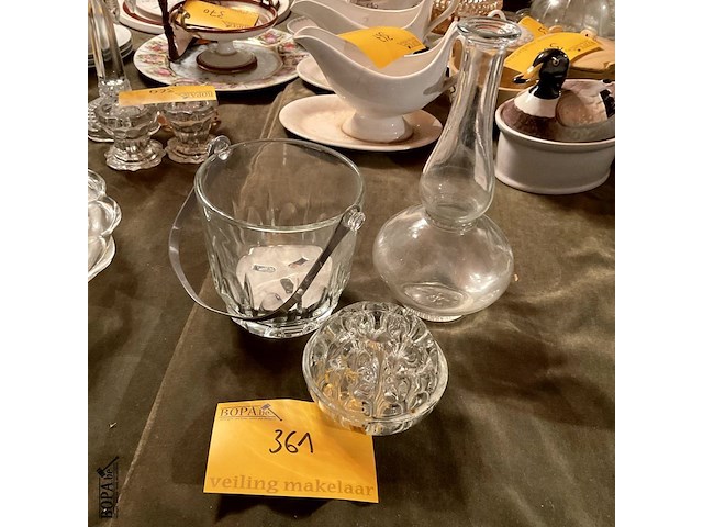 Lot 361 - glaswerk 3 stuks ijsemmer kristal/karaf/ basis in kristal vo - afbeelding 1 van  4