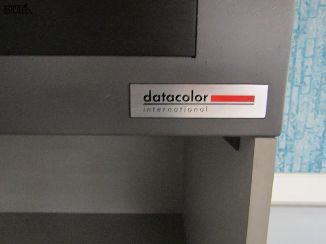 Lot 364 - datacolor multilight kast - afbeelding 2 van  4