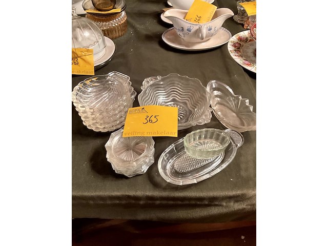 Lot 365 - oud glaswerk, 14 stuks - afbeelding 1 van  3