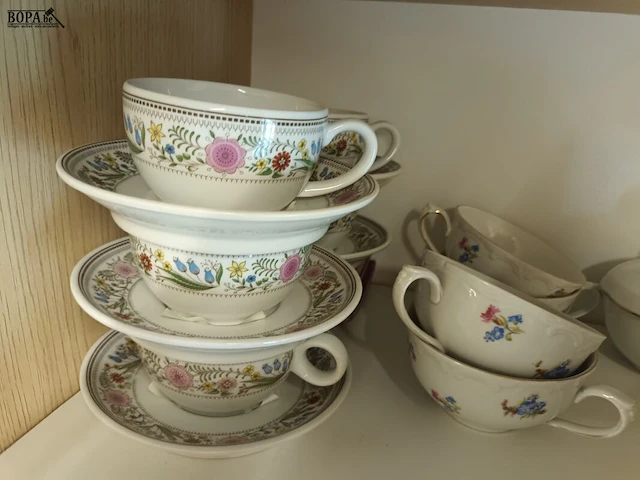 Lot 366 - servies. 30 stuks - afbeelding 2 van  5