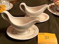Lot 367 - witte porselein sauskommen belgisch, 2 stuks - afbeelding 1 van  4