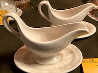 Lot 367 - witte porselein sauskommen belgisch, 2 stuks - afbeelding 2 van  4