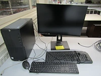 Lot 368 - pc met toebehoren - afbeelding 1 van  6