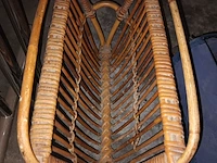 Lot 368 - rotan krantenrekje - afbeelding 2 van  3