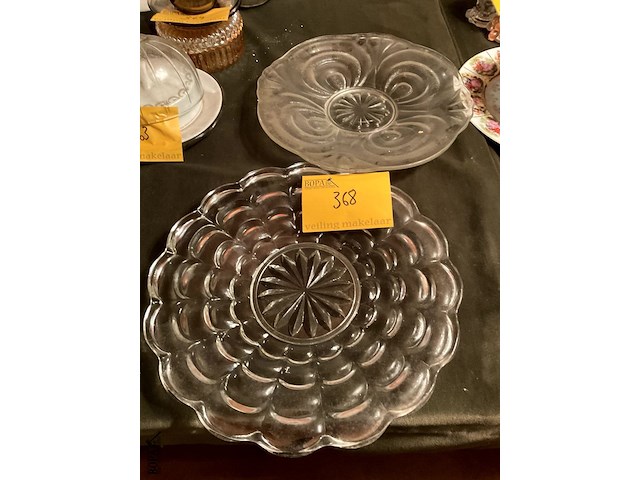 Lot 368 - schalen in glas, 2 stuks - afbeelding 1 van  2