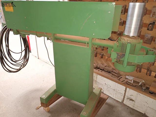Lot 369 - bandschuurmachine - afbeelding 4 van  4