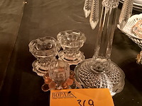 Lot 369 - glazen kandelaar /3 kleine kaarshouder waaronder 1 kristalle - afbeelding 2 van  3