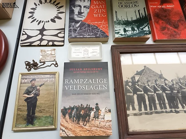 Lot 369 - militaria. 30 stuks - afbeelding 7 van  8
