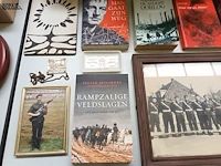 Lot 369 - militaria. 30 stuks - afbeelding 7 van  8
