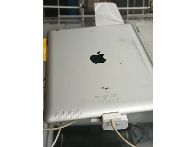 Lot 37 - apple ipad - afbeelding 2 van  3