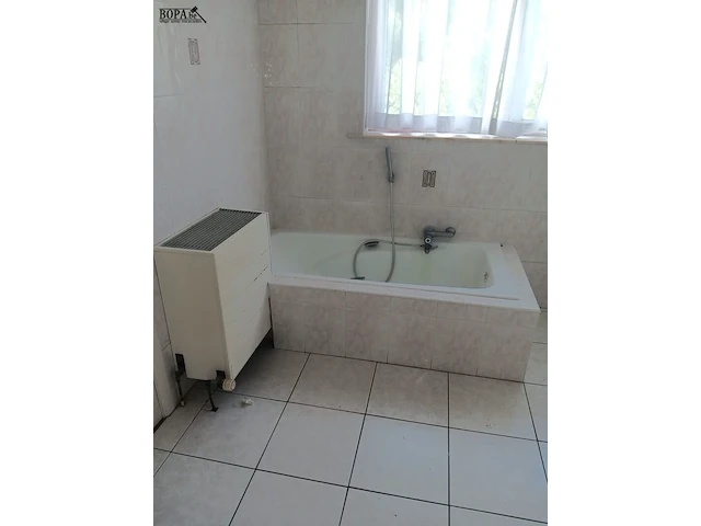 Lot 37 - badkamer - afbeelding 1 van  7