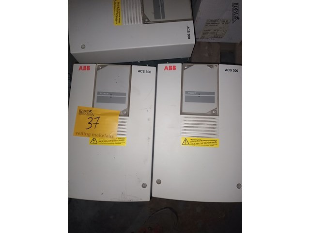 Lot 37 - frequentie omvormer abb. 4 stuks - afbeelding 2 van  4