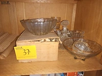 Lot 37 - huisraad, glaswerk en lampen - afbeelding 1 van  7