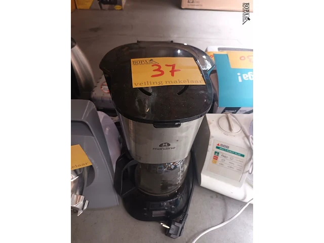 Lot 37 - koffiezet mandine - afbeelding 1 van  2