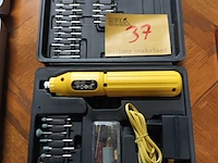 Lot 37 - multitool in koffer - afbeelding 1 van  4
