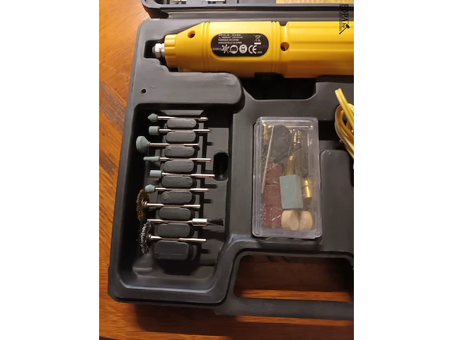 Lot 37 - multitool in koffer - afbeelding 3 van  4