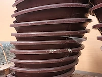 Lot 37 - polyester voederbak. 19 stuks - afbeelding 2 van  3