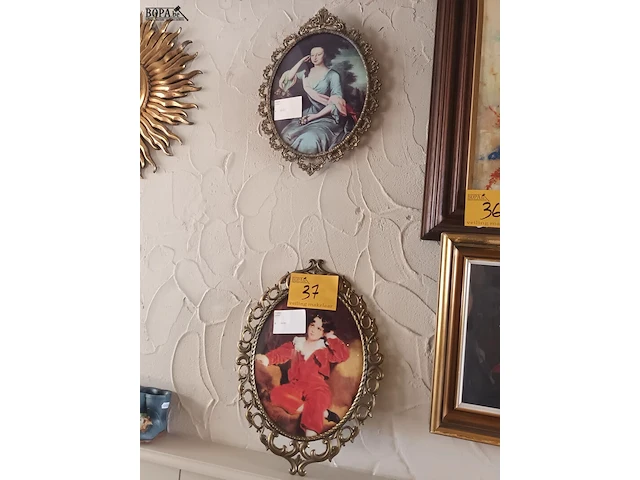 Lot 37 - prent in sierlijke lijst. 2 stuks - afbeelding 1 van  4