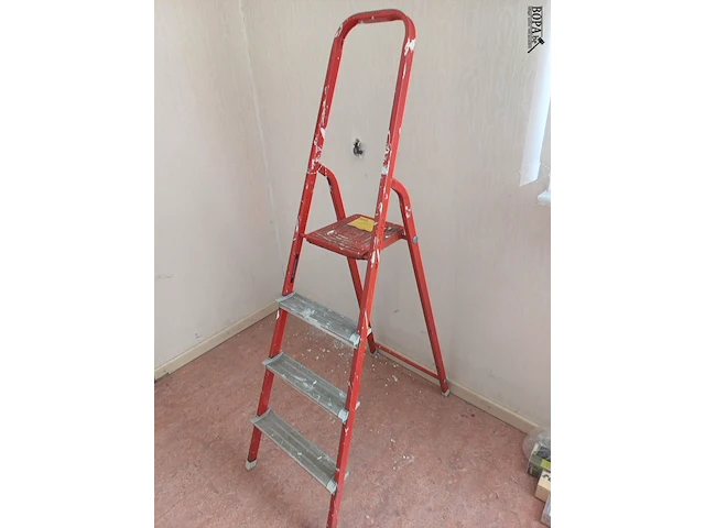 Lot 37 - trapladder - afbeelding 1 van  3