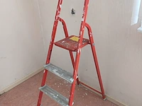 Lot 37 - trapladder - afbeelding 1 van  3
