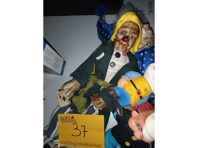 Lot 37 - vintage poppen. 4 stuks - afbeelding 3 van  4