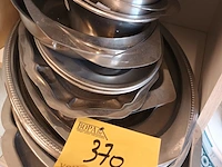 Lot 370 - inox schalen en kommen. 18 stuks - afbeelding 1 van  3