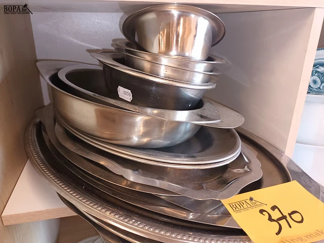 Lot 370 - inox schalen en kommen. 18 stuks - afbeelding 2 van  3