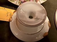 Lot 370 - romantisch bord/schaaltje op voet schwarzburg bonbonschaal, - afbeelding 3 van  5