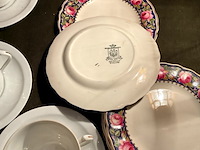 Lot 372 - flowers bordjes marlborough 7 stuks/3 koffiekopjes/ bordjes - afbeelding 4 van  6