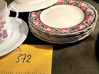 Lot 372 - flowers bordjes marlborough 7 stuks/3 koffiekopjes/ bordjes - afbeelding 6 van  6