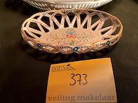 Lot 373 - mandjes in porselein gemerkt, 2 stuks - afbeelding 1 van  3