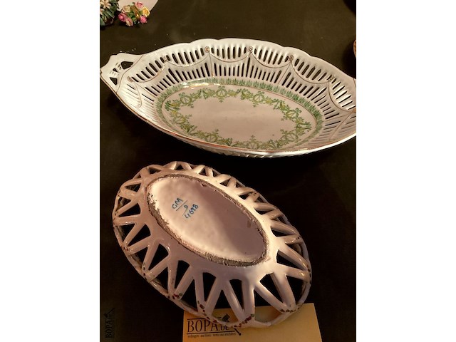 Lot 373 - mandjes in porselein gemerkt, 2 stuks - afbeelding 3 van  3