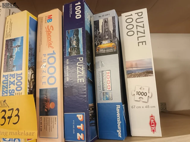 Lot 373 - puzzels en schaakspellen. 8 stuks - afbeelding 3 van  3