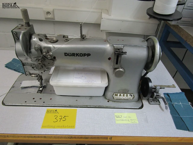 Lot 375 - naaimachine durkopp - afbeelding 1 van  6
