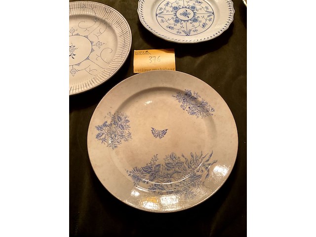 Lot 376 - grote serveerborden boch, 3 stuks - afbeelding 2 van  4