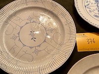 Lot 376 - grote serveerborden boch, 3 stuks - afbeelding 3 van  4