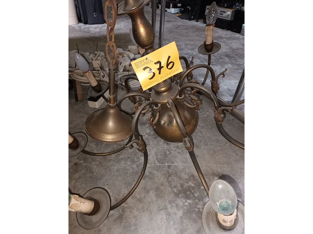 Lot 376 - vlaamse luster - afbeelding 2 van  3