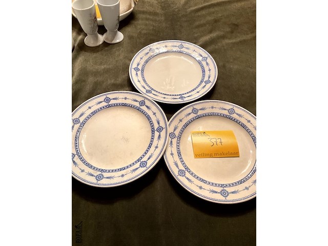 Lot 377 - grote wandborden gemerkt, 3 stuks - afbeelding 1 van  7