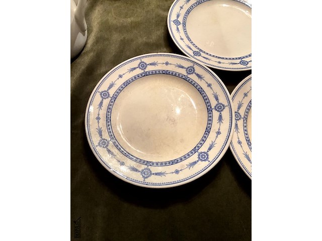 Lot 377 - grote wandborden gemerkt, 3 stuks - afbeelding 2 van  7