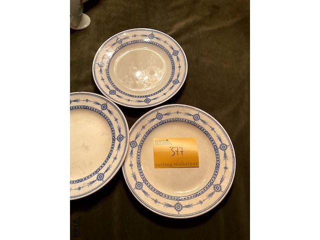 Lot 377 - grote wandborden gemerkt, 3 stuks - afbeelding 3 van  7