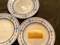 Lot 377 - grote wandborden gemerkt, 3 stuks - afbeelding 3 van  7