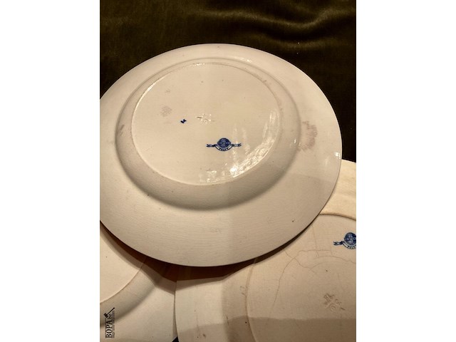 Lot 377 - grote wandborden gemerkt, 3 stuks - afbeelding 7 van  7