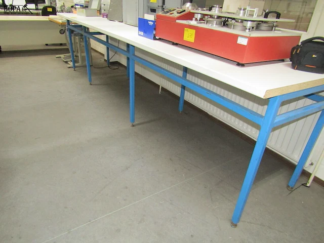 Lot 377 - werktafel - afbeelding 3 van  3