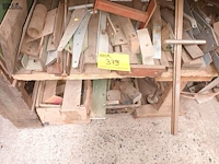 Lot 379 - lot metalen stukken - afbeelding 1 van  4