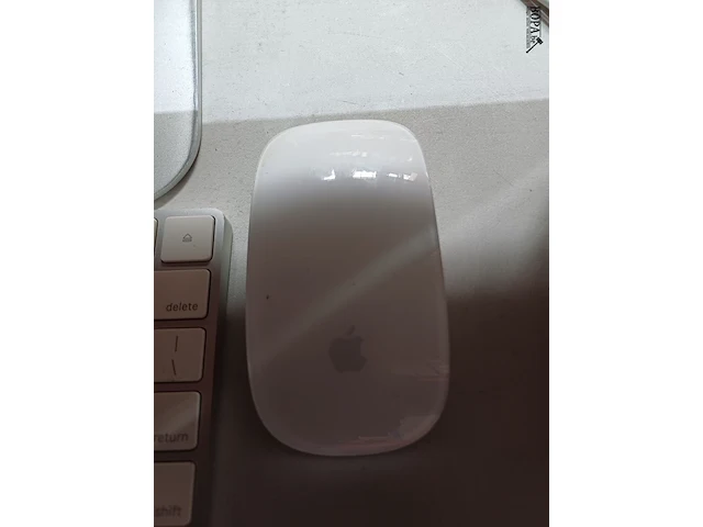 Lot 38 - apple imac - afbeelding 4 van  4