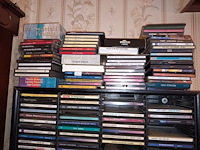 Lot 38 - cd rekken met inhoud - afbeelding 2 van  7