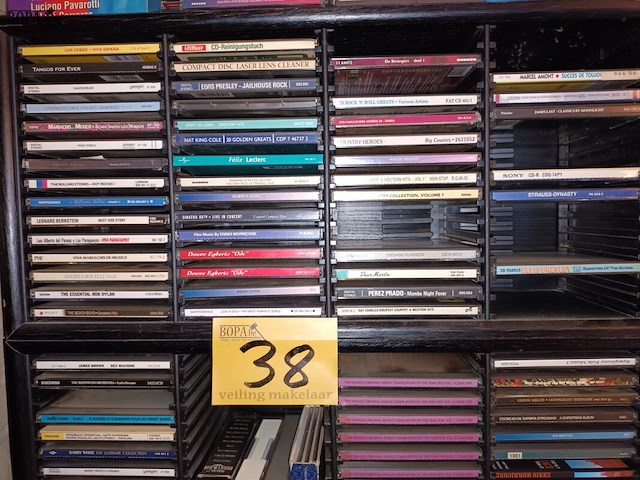 Lot 38 - cd rekken met inhoud - afbeelding 3 van  7