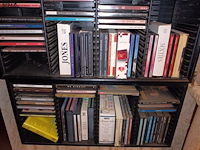 Lot 38 - cd rekken met inhoud - afbeelding 5 van  7