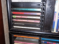 Lot 38 - cd rekken met inhoud - afbeelding 7 van  7